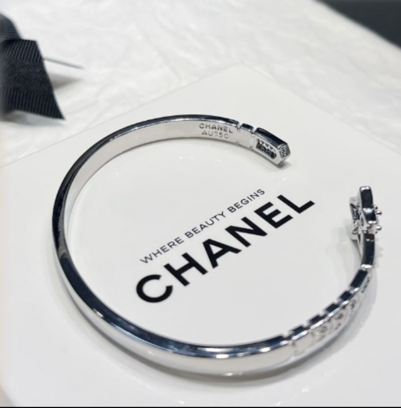 Ch**el bracelets